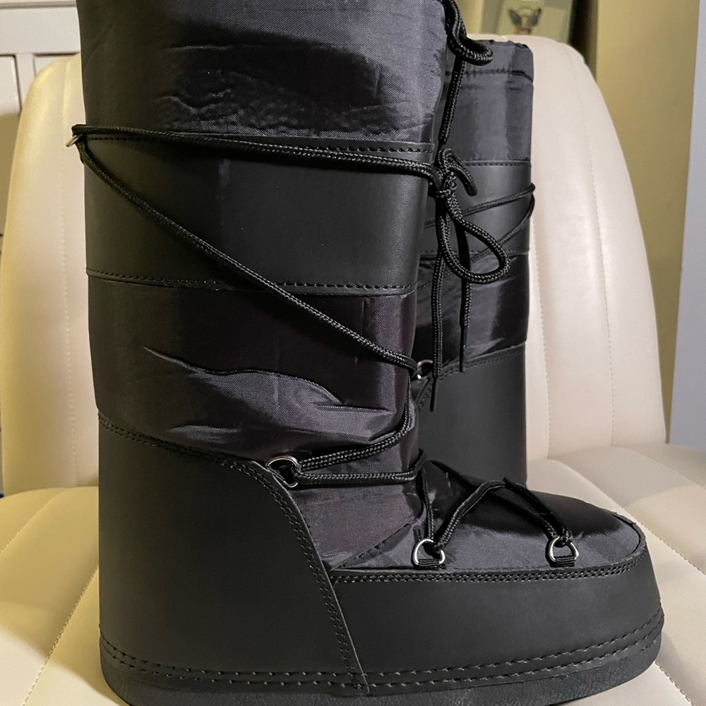 Women's Black Winter Space Boots